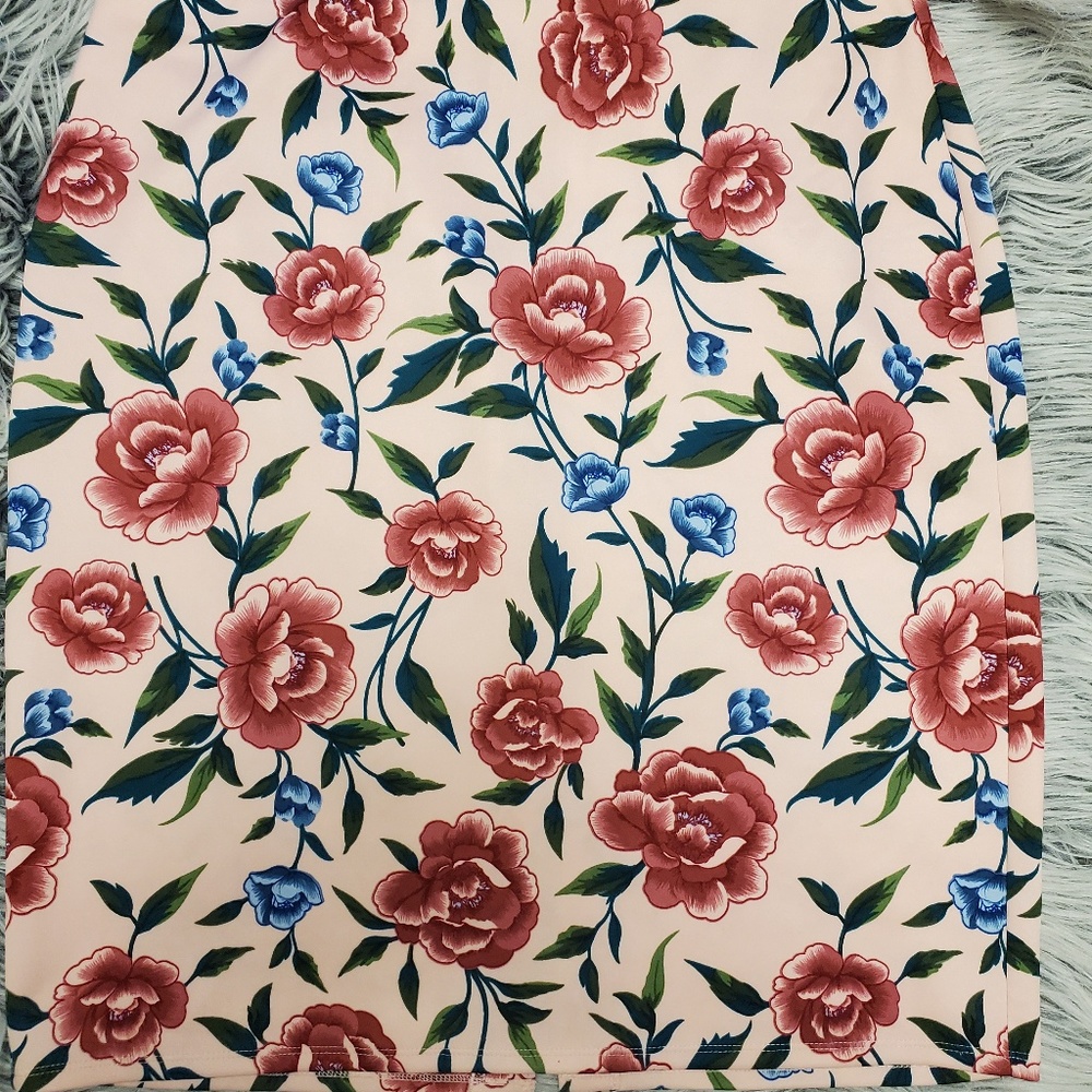 Pink floral print pencil skirt